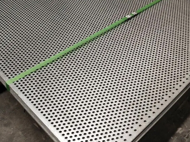 High Quality Customizable ASTM 304 316 316L 1mm to 10mm Decorative Perforated Stainless Steel Pattern Plate