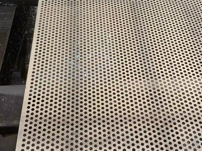 High Quality Customizable ASTM 304 316 316L 1mm to 10mm Decorative Perforated Stainless Steel Pattern Plate