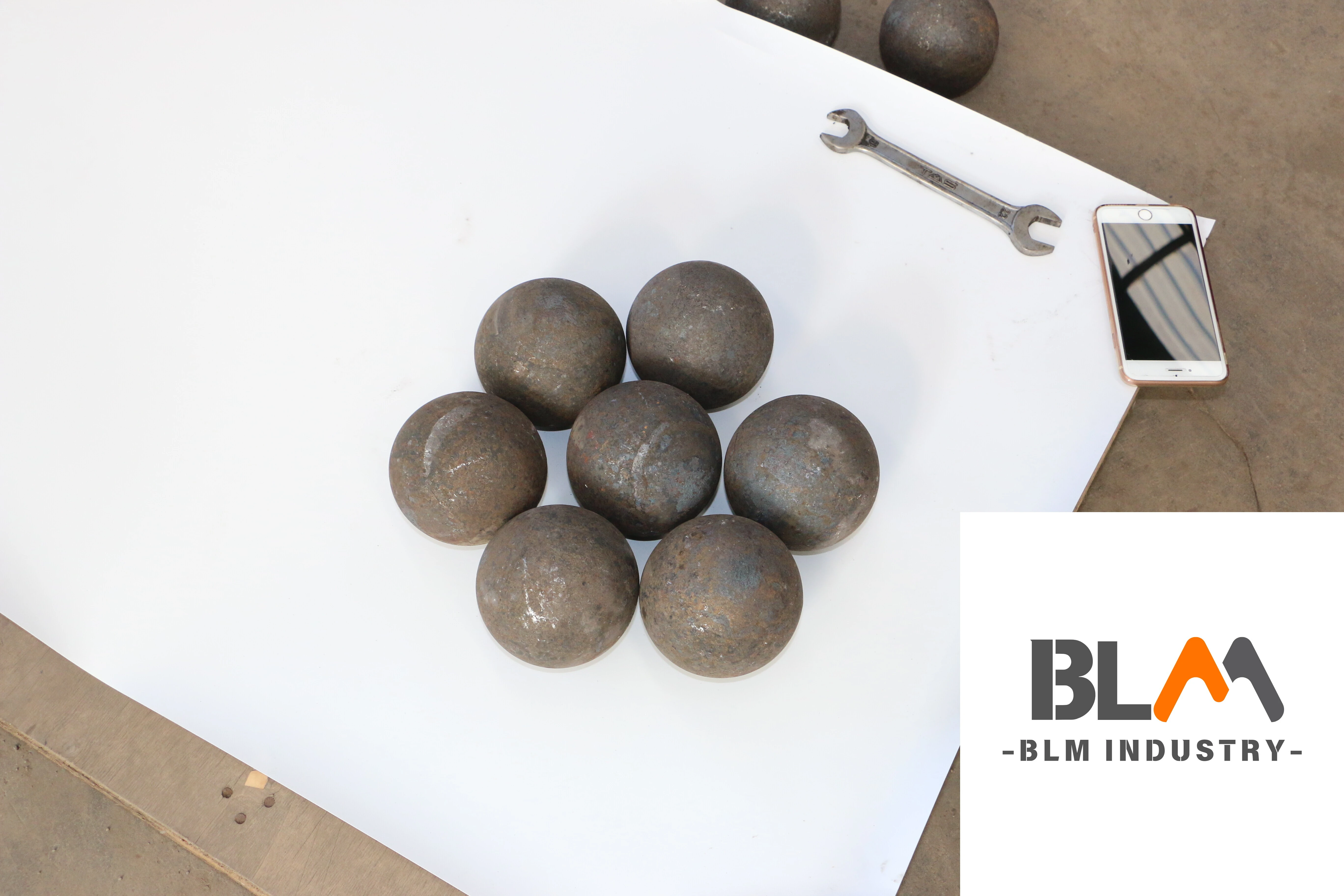 10mm-200mm Grinding Media Forged Steel Ball 