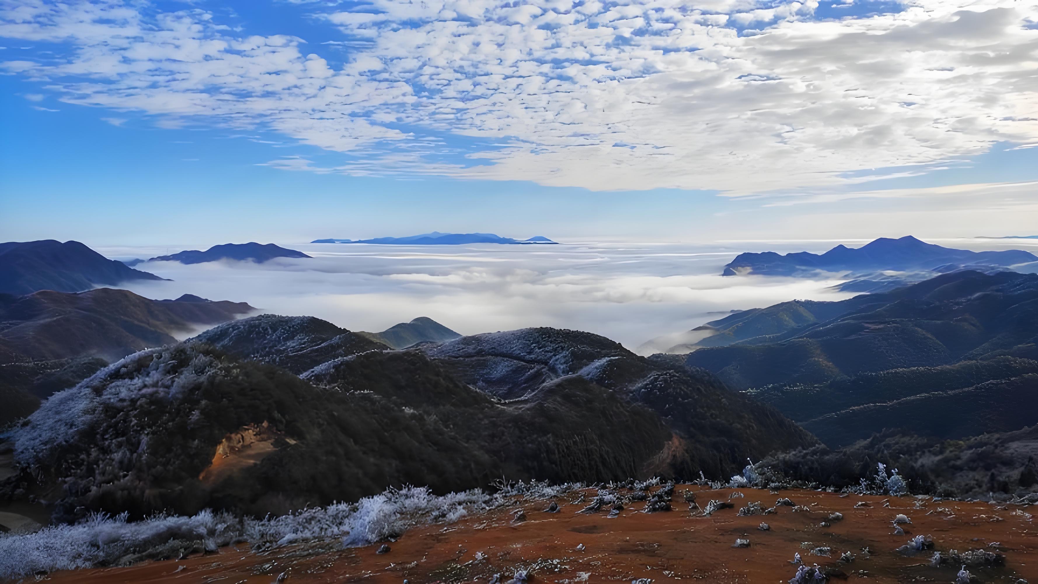 仰天湖失窃指南：我在海拔1350米偷走一片夏天