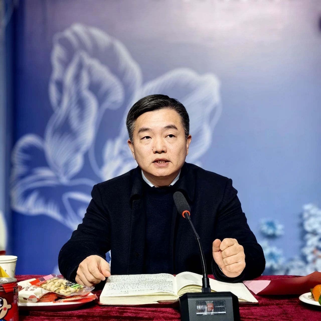 擎天柱头条||“携手同行、蛇我其谁” 江苏擎天柱律师事务所召开2024年度总结表彰大会