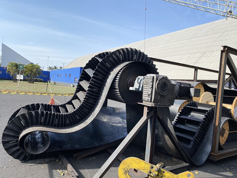 Sabuk konveyor poliester