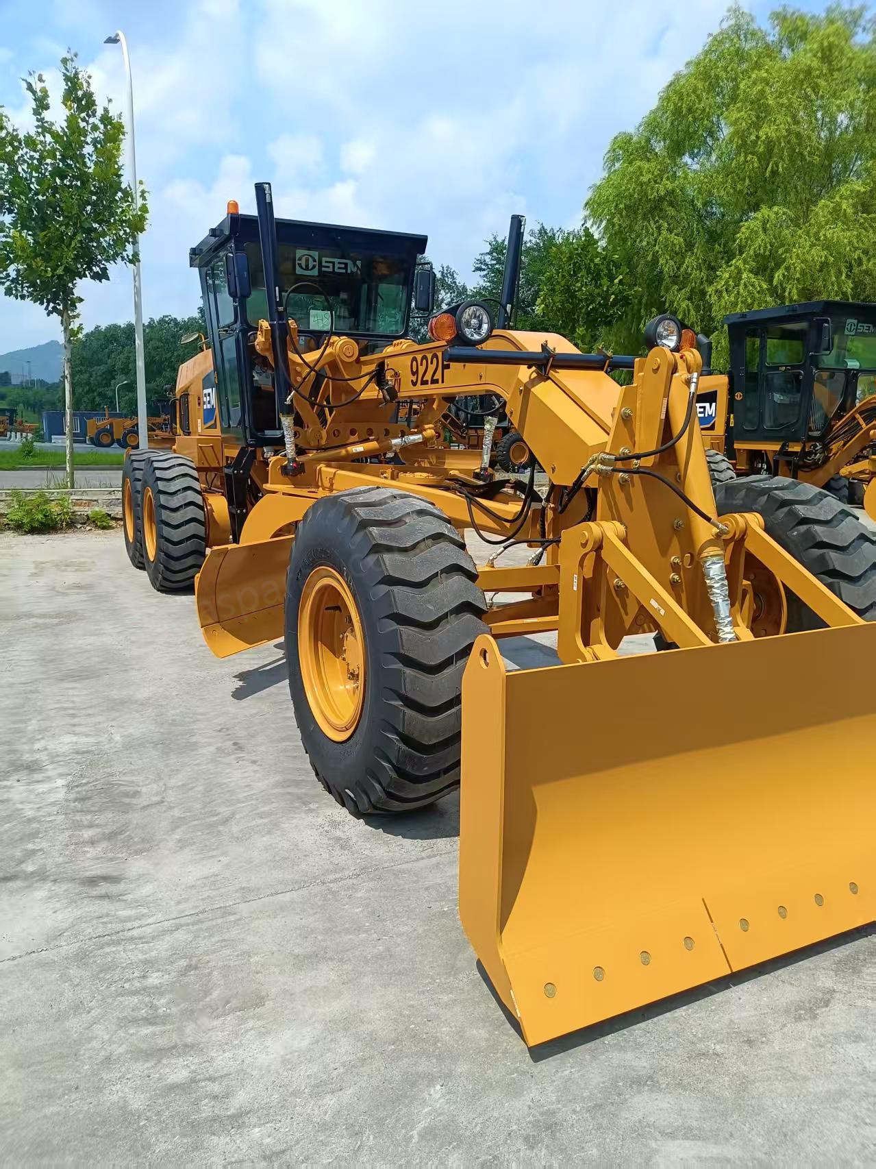 Автогрейдер SEM 922F
