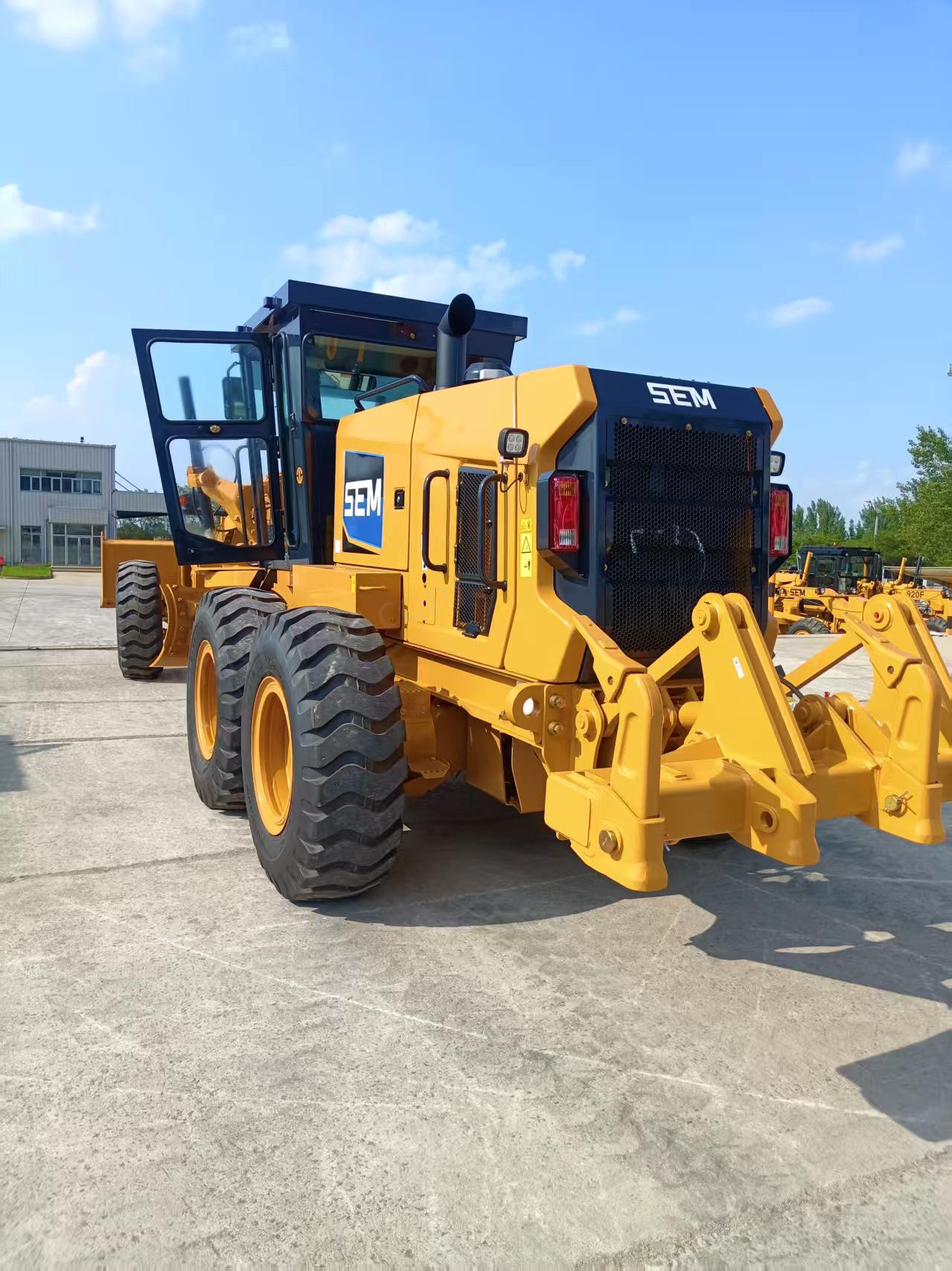 Автогрейдер SEM 920F