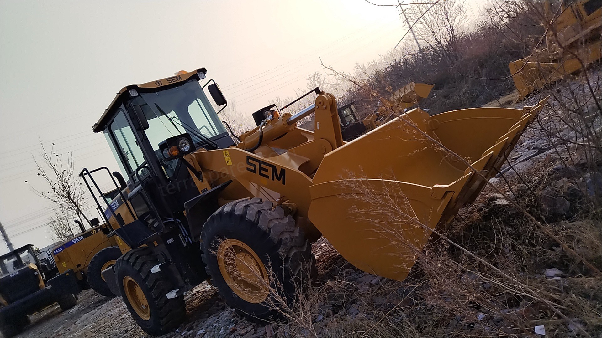 Колесные погрузчики SEM  SEM 636D колесный погрузчик грузоподъемностью 3 тонны