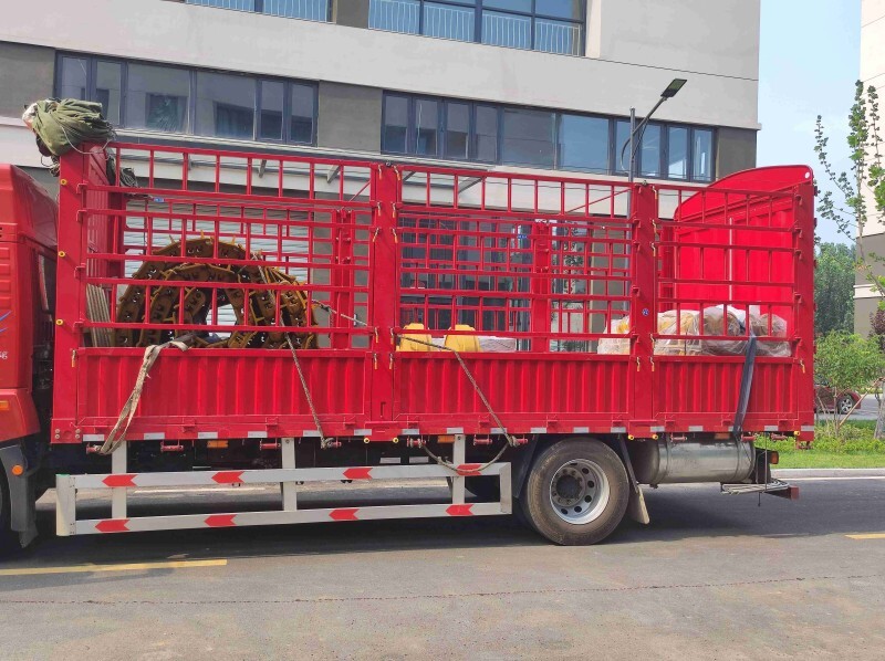 Shantui spare parts shipping (7).jpg