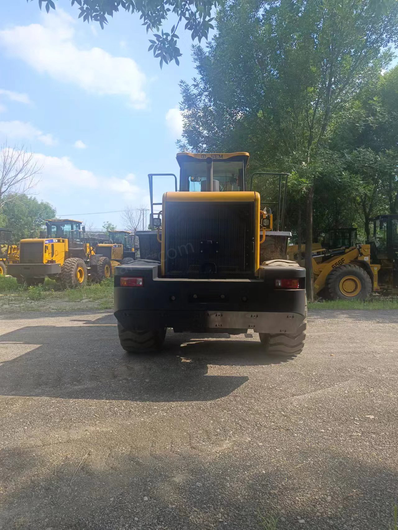 Máquinas cargadoras de ruedas SEM  Cargadora de ruedas SEM 660D de 6 toneladas