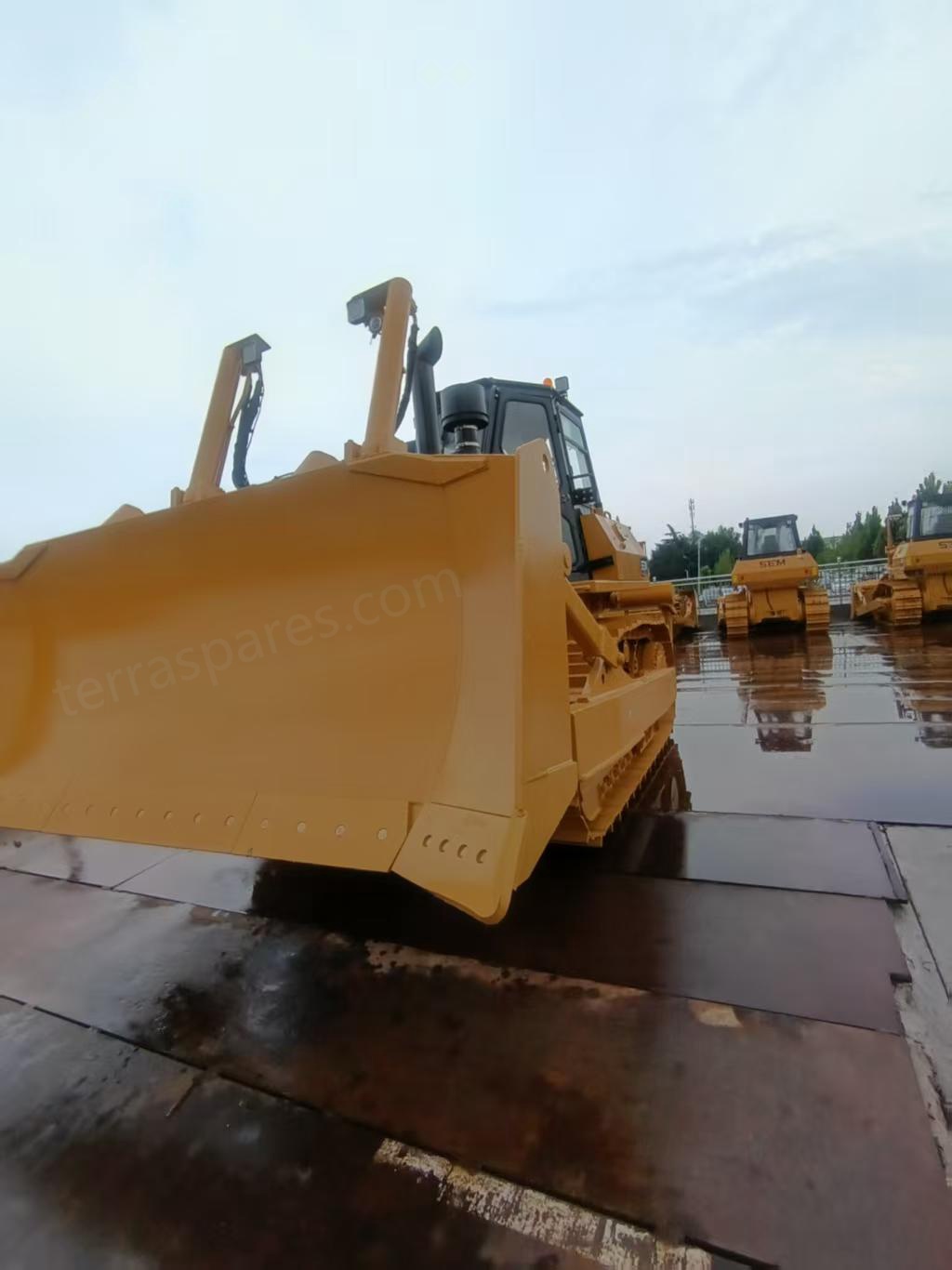 Bulldozer de servicio pesado SEM 818F de 18 toneladas