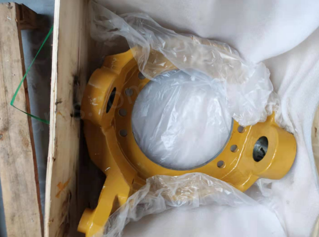 5555868 Soporte derecho CARGADORA DE RUEDAS SEM REPUESTOS PIEZA DE CHASIS SEM655D SEM919