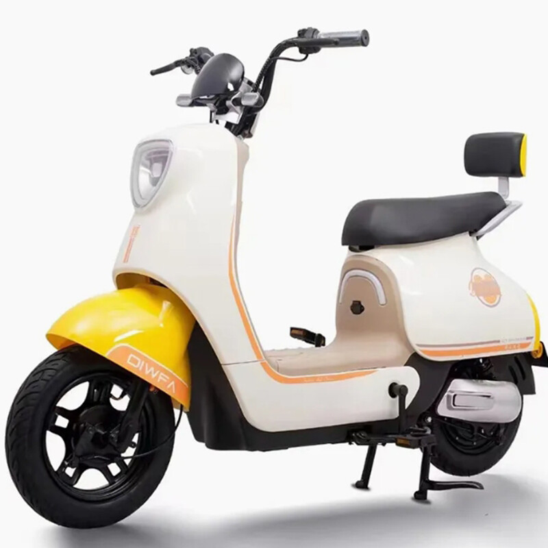 Exquisite Workmanship Two-wheel Electric Bicycle Cost-effective 500w Third Gear Shift Electric Bicycle with Digital Display