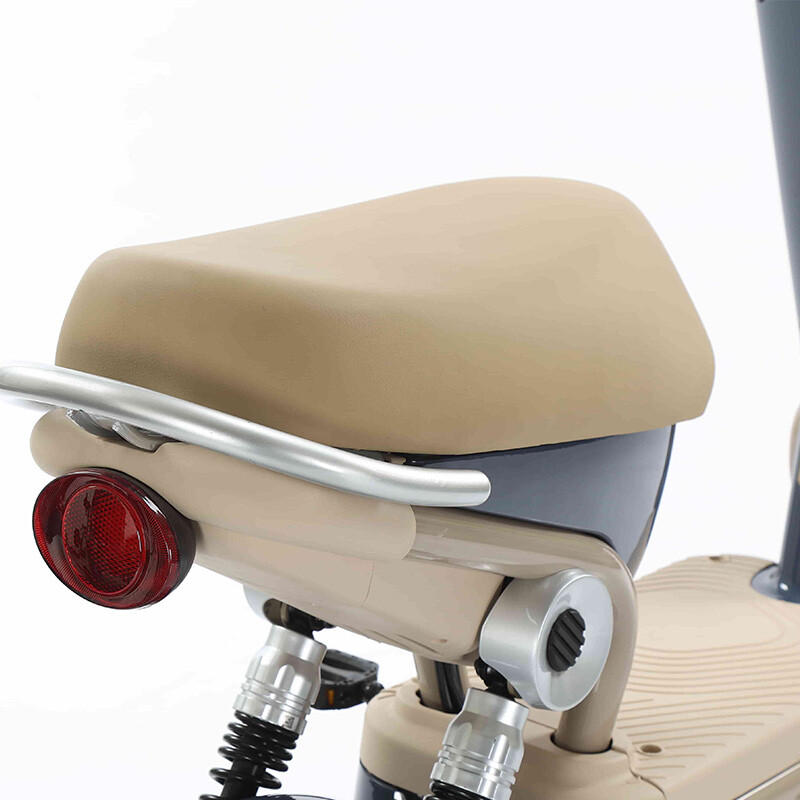 Hot Manufacturers Direct Sales Two-wheel E Bike Good Quality 3-speed Shift Electric Bicycle With LED Headlight