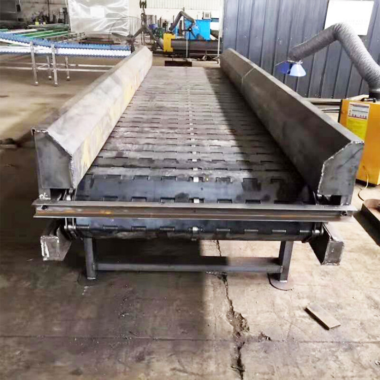 Konveyor pelat skala