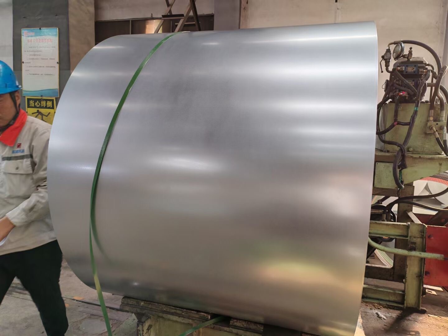 Estudio de caso: Implementación exitosa de bobinas de acero al carbono en construcciones a gran escala