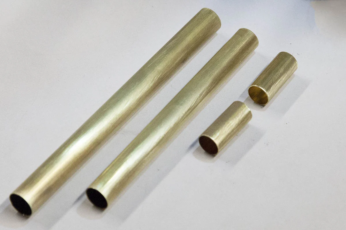 Tubo de latón C44300