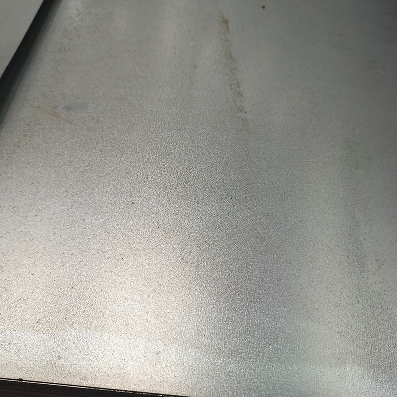 Cómo elegir la hoja de acero galvanizado adecuada para su proyecto en Medio Oriente