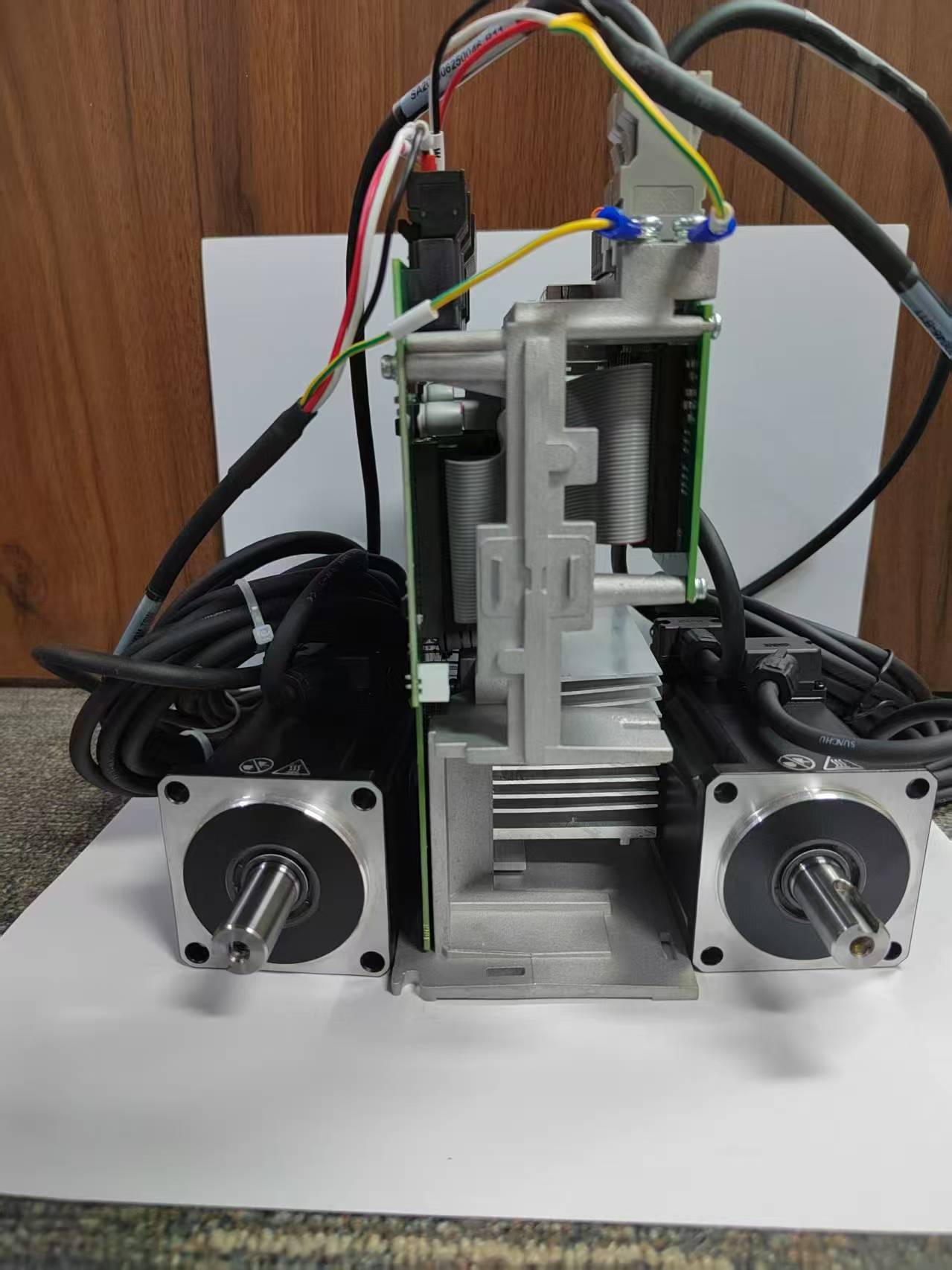 双轴伺服驱动器