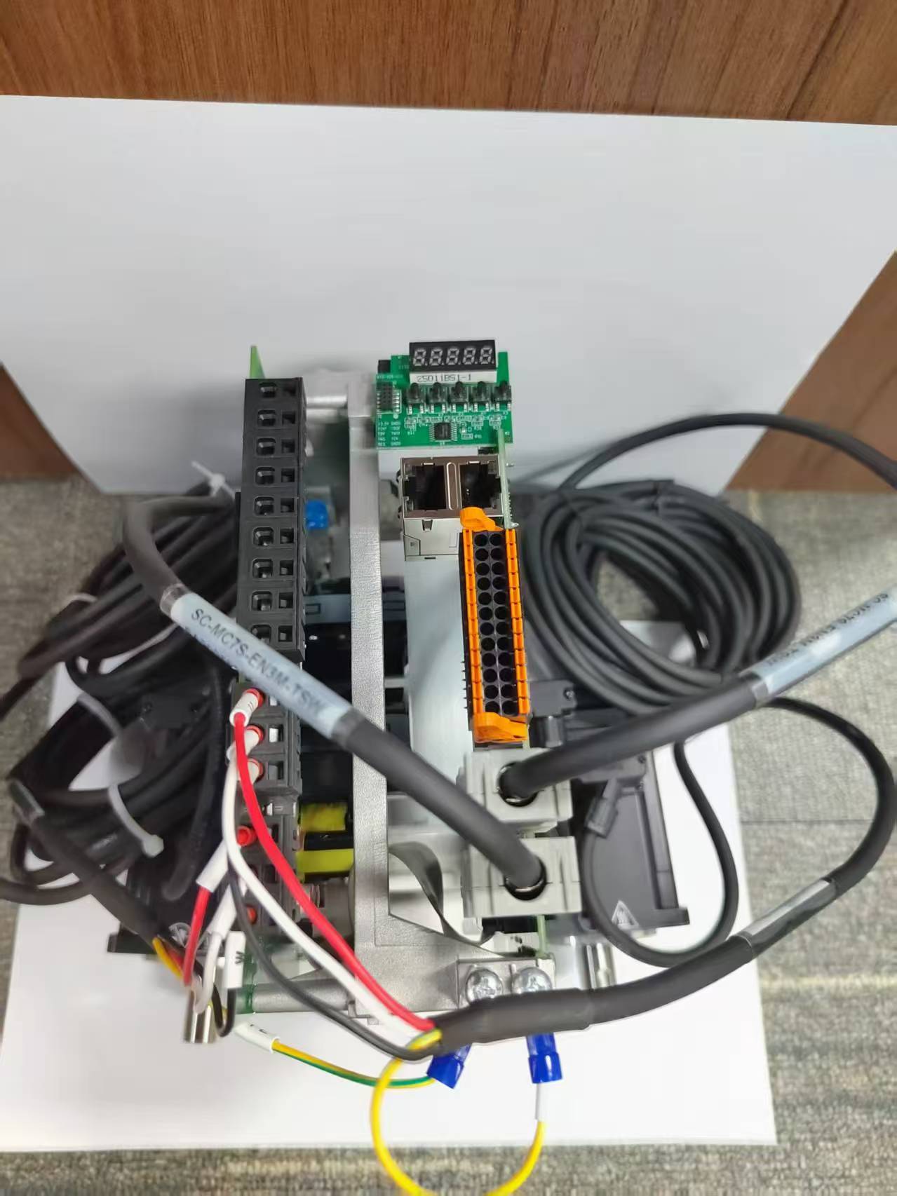 双轴伺服驱动器