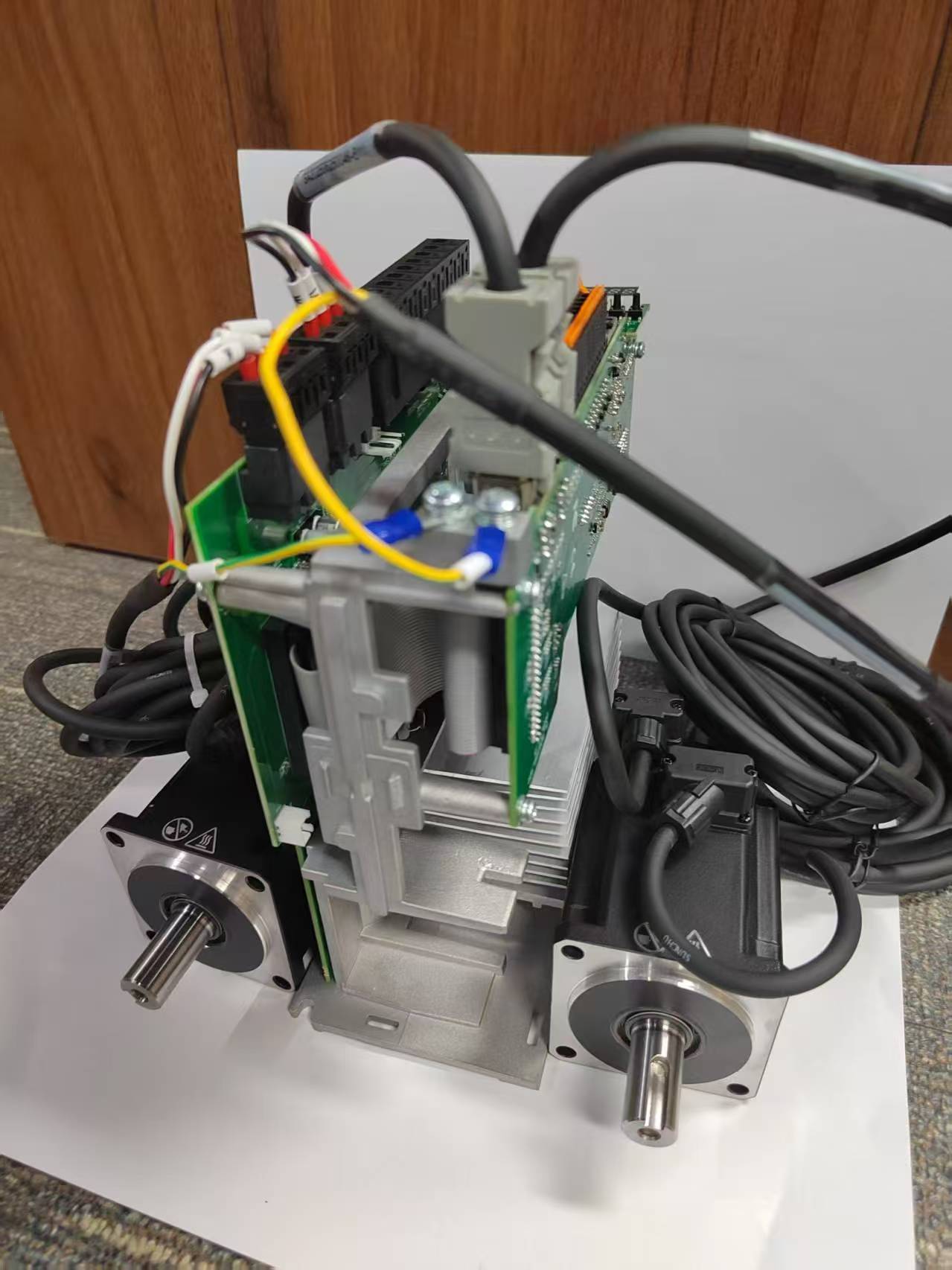 双轴伺服驱动器