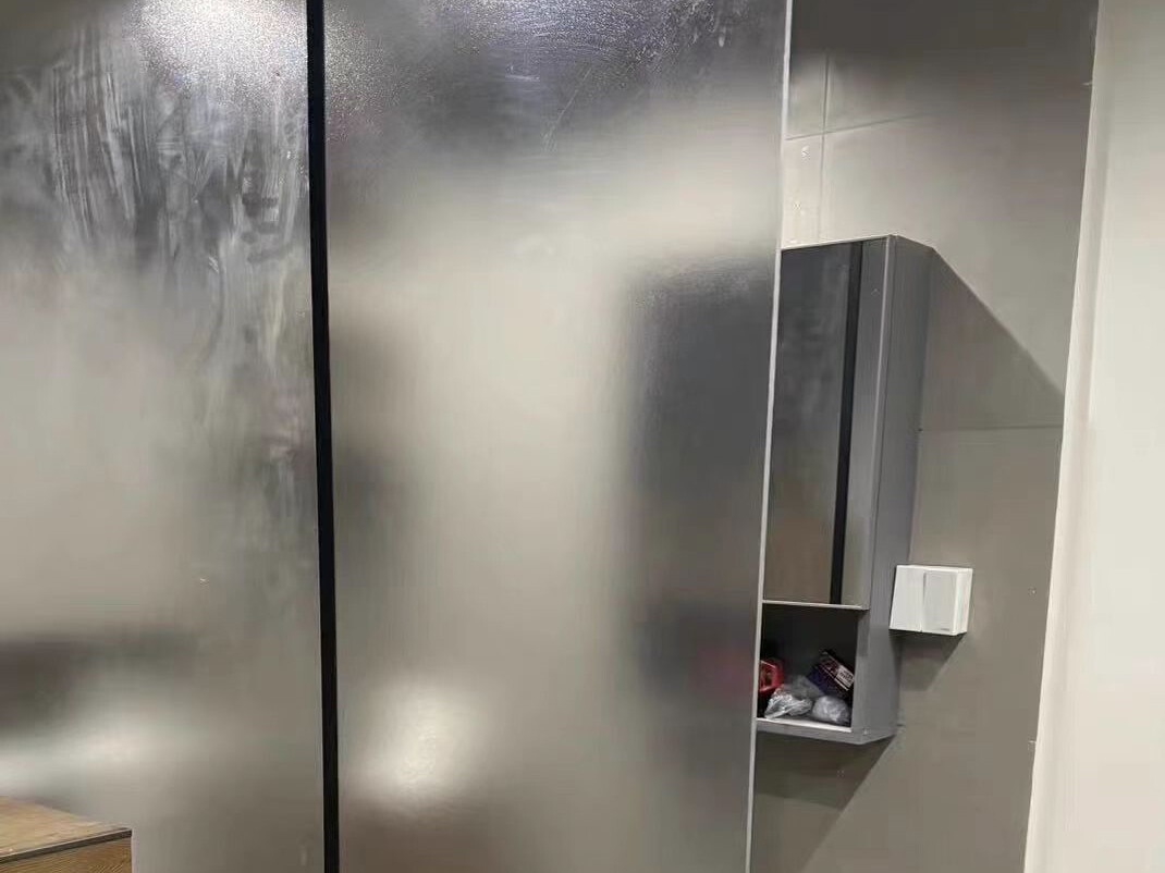 2-Shower Partition.jpg