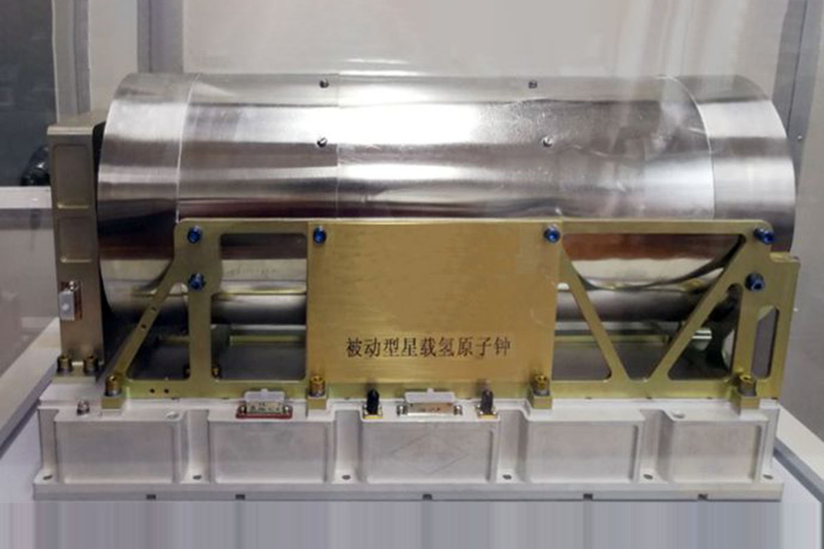 Атомные часы с водородом