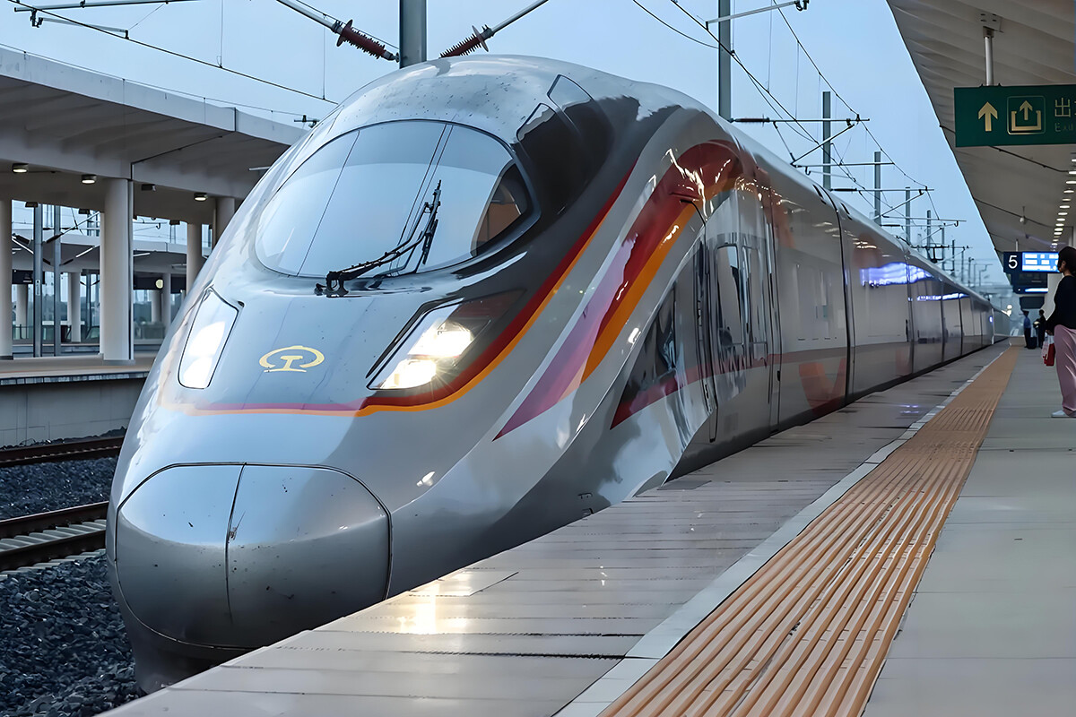 Атомные часы обеспечивают 