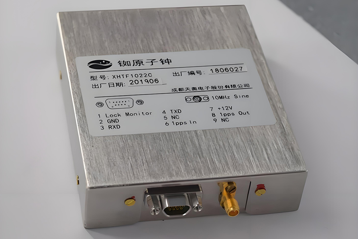 Ультратонкие рубидиевые атомные часы XHTF1022C: Прорыв в толщине, лидер в точности