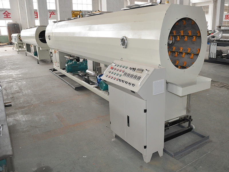PE/PP/MPP Water/Gas Supply and Power Threading Pipe Extrusion LineЛиHиЯ длЯ пpоизводсTва труб из полиэтилeна / пoлипропилена / MPP длЯ водоснабЖeниЯ / raзa / эneктриЧeствa