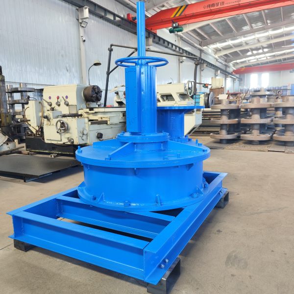 Реверсивная опора скребковой машины для замедления