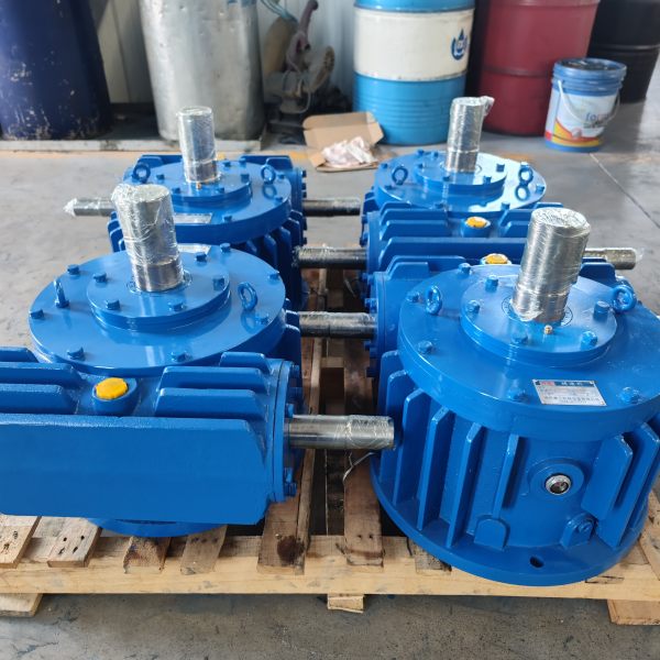 WH серия дуговые зубчатые цилиндрические червячные редукторы 微信图片_20240506111346.jpg