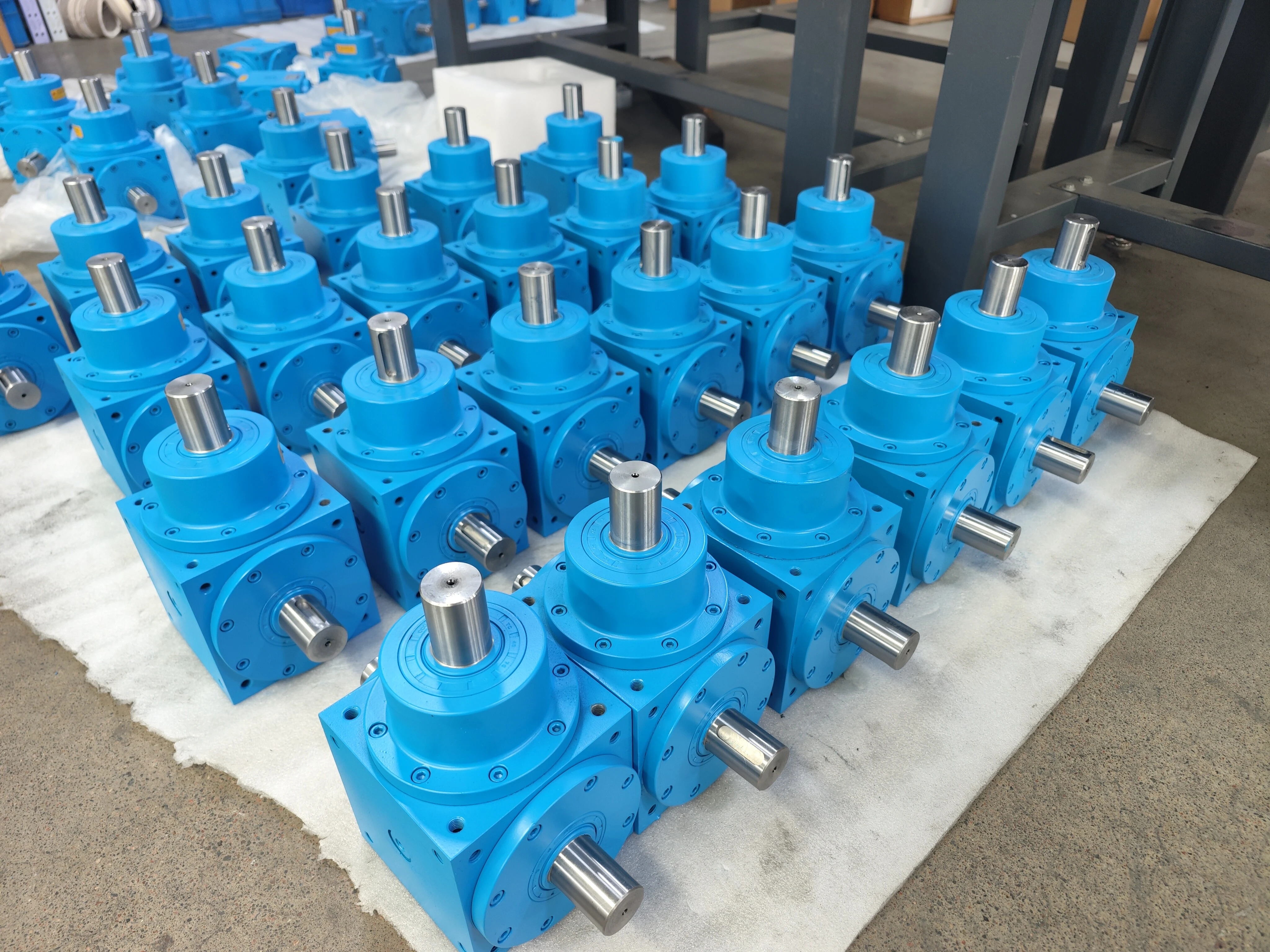 HD Helical Gear Reversing Actuator