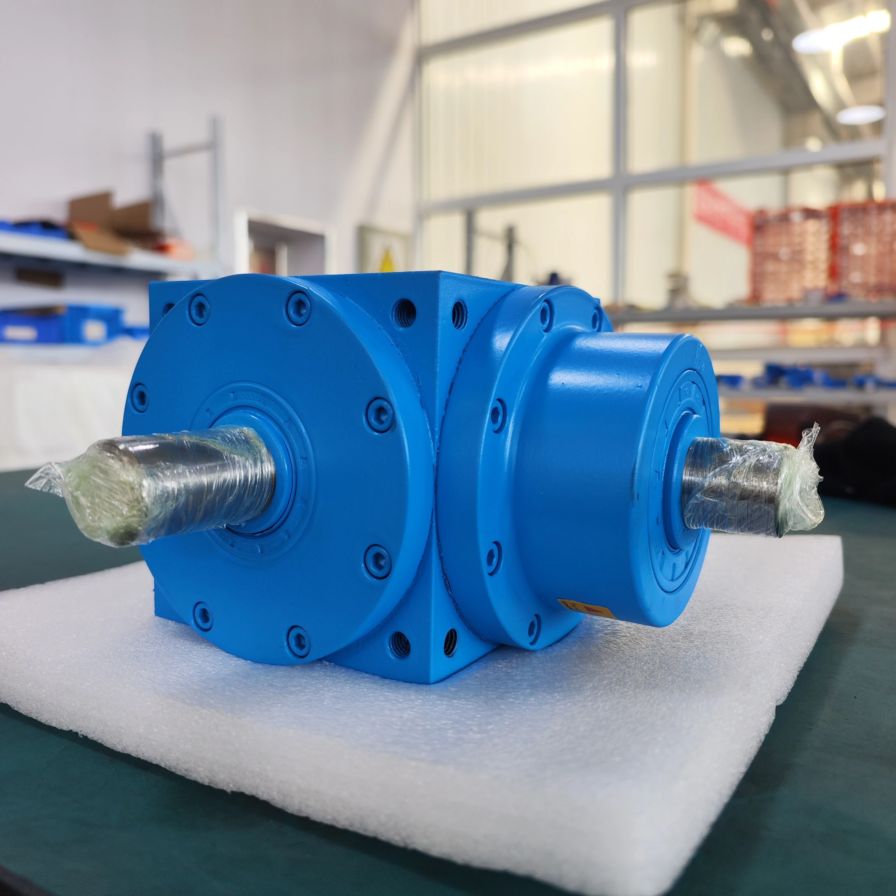 T Series Spiral Bevel Gearbox