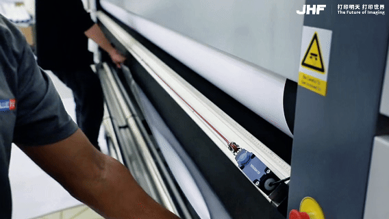 Jinhengfeng proporciona servicios de mantenimiento meticulosos, ayudando a los clientes letones a conseguir una producción estable y una calidad mejorada.