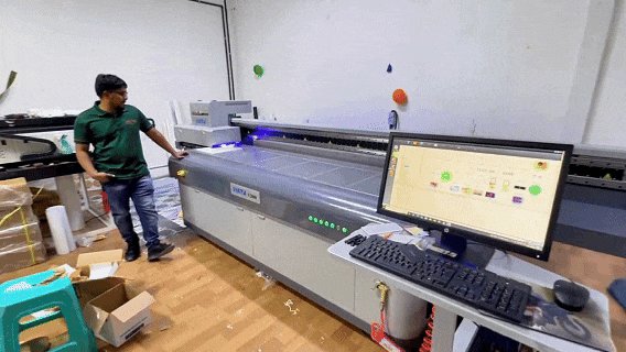 1764567641853992343355809792