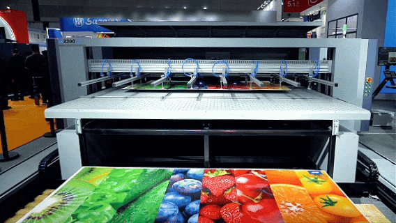 1785833776943188978187603968.gif La impresora M3300-s de carga y descarga totalmente automáticas ayuda a las empresas a avanzar en su transformación digital y lograr un desarrollo de alta calidad
