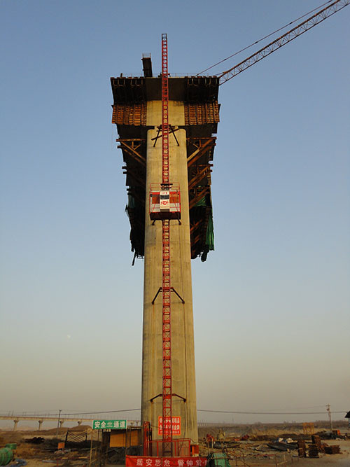 Промышленный подъемник Xingdou для проекта капитального ремонта моста Shaanxi Weihe