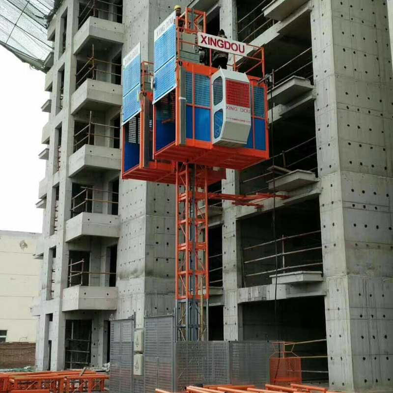 DM double column construction hoist (3).jpg
