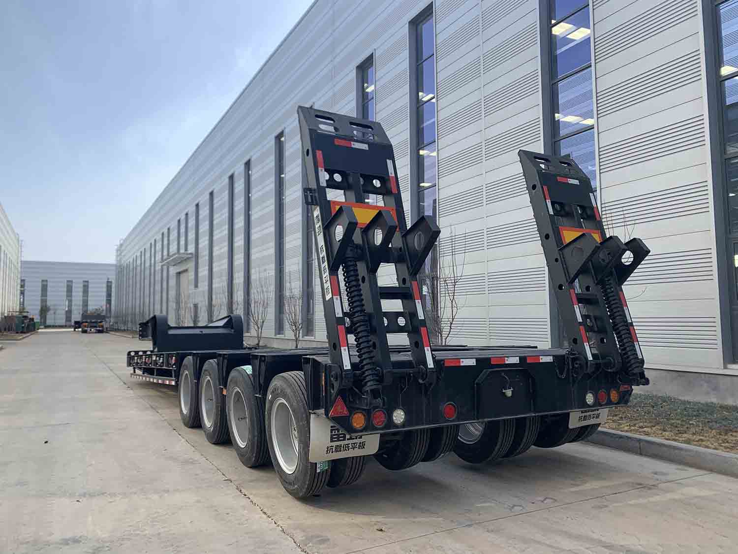 низкорамные полуприцепы цена/80 тонн низкорамный прицеп для продажи/модульный модульный низкорамный прицеп