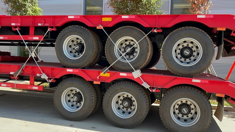 низкорамный прицеп 60 тонн/низкорамный прицеп 60 тонн/гусеничный бортовой прицеп