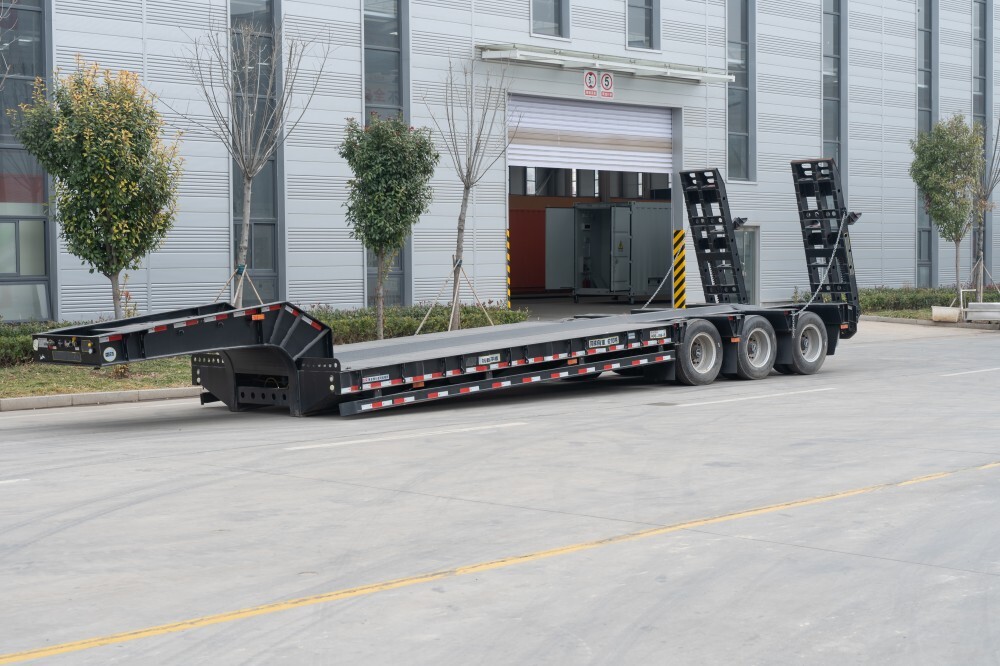 тяжелая обязанность низкорамный прицеп для продажи/4 оси низкорамный полуприцеп/низкорамный прицеп 100 тонн производитель