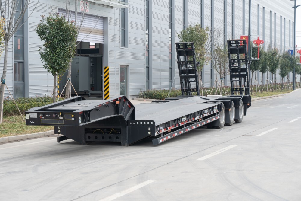 тяжелая обязанность низкорамный прицеп для продажи/4 оси низкорамный полуприцеп/низкорамный прицеп 100 тонн производитель