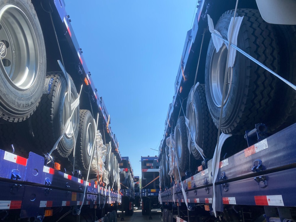 Производитель 40-футовых платформенных прицепов/3-осные платформенные полуприцепы/40-футовые платформенные полуприцепы на продажу