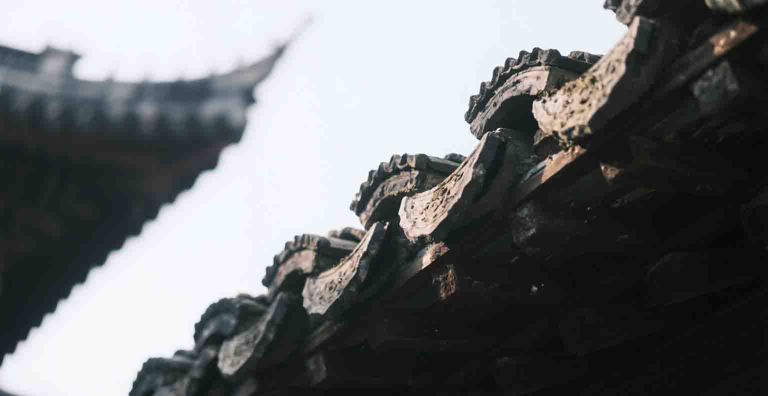 旅拍小烦恼：为啥小光圈拍的照片，总出现 “污点”？