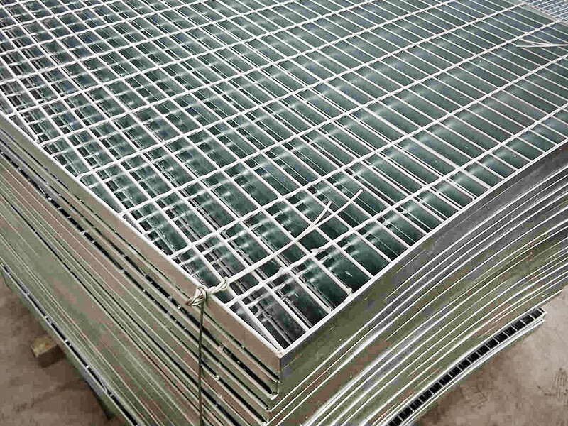 Papan Kisi Baja Bentuk Khusus