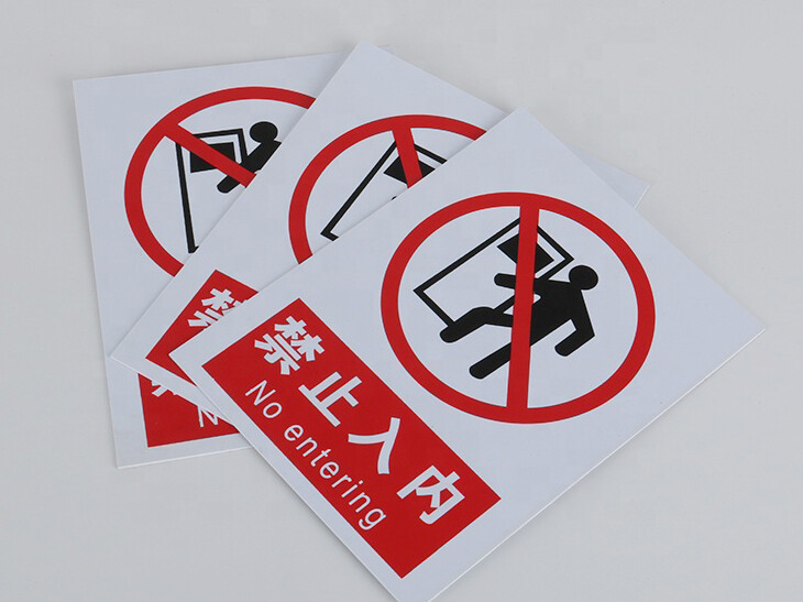 Рекламные щиты из пластика