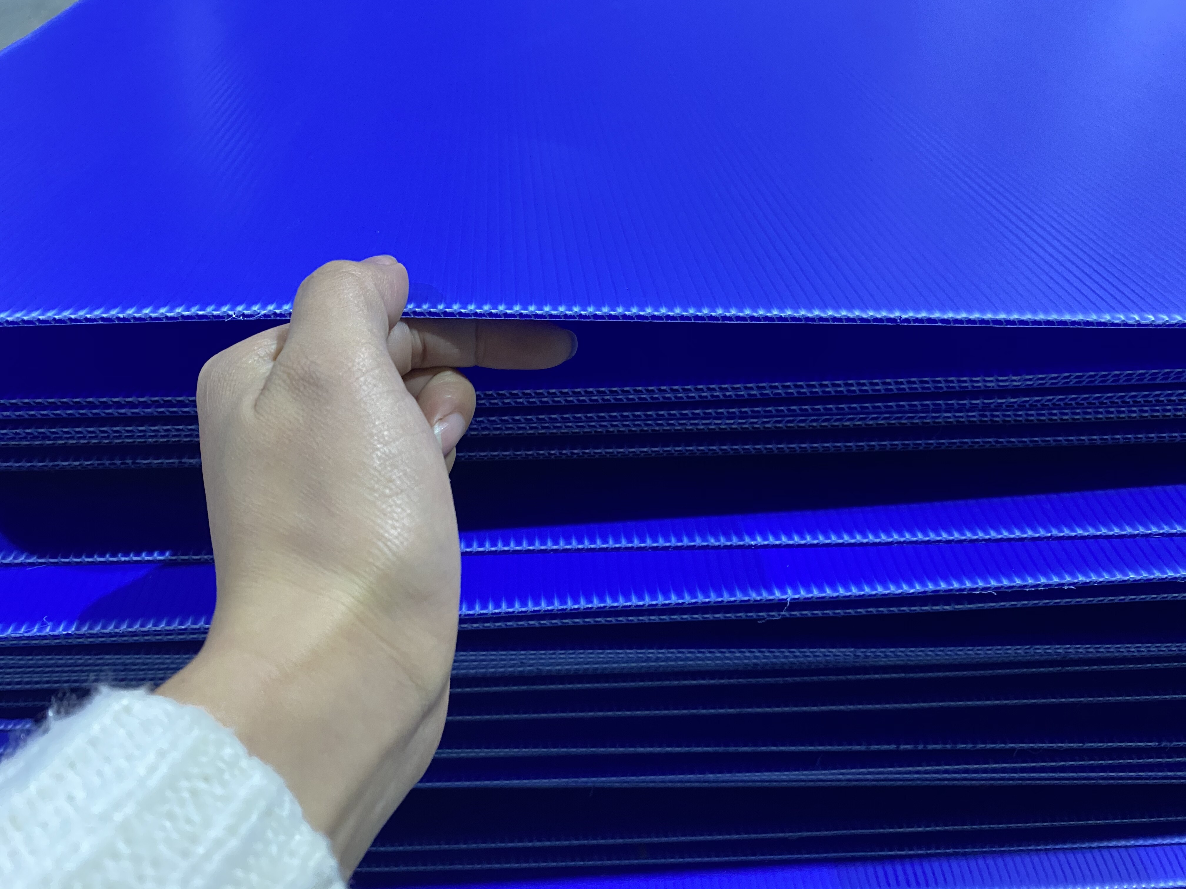 межслойные листы из пластика