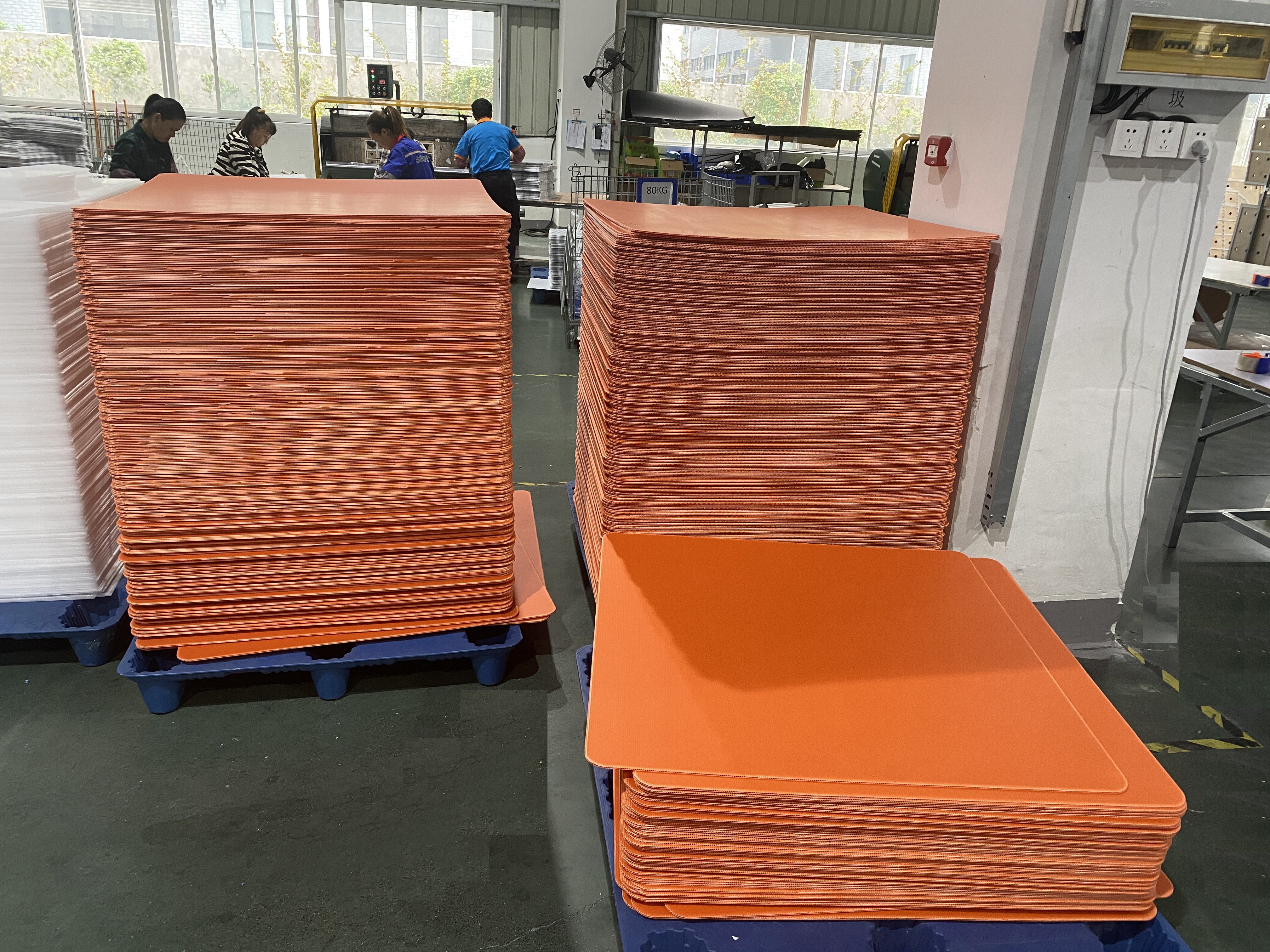 листы из гофрированного полипропилена