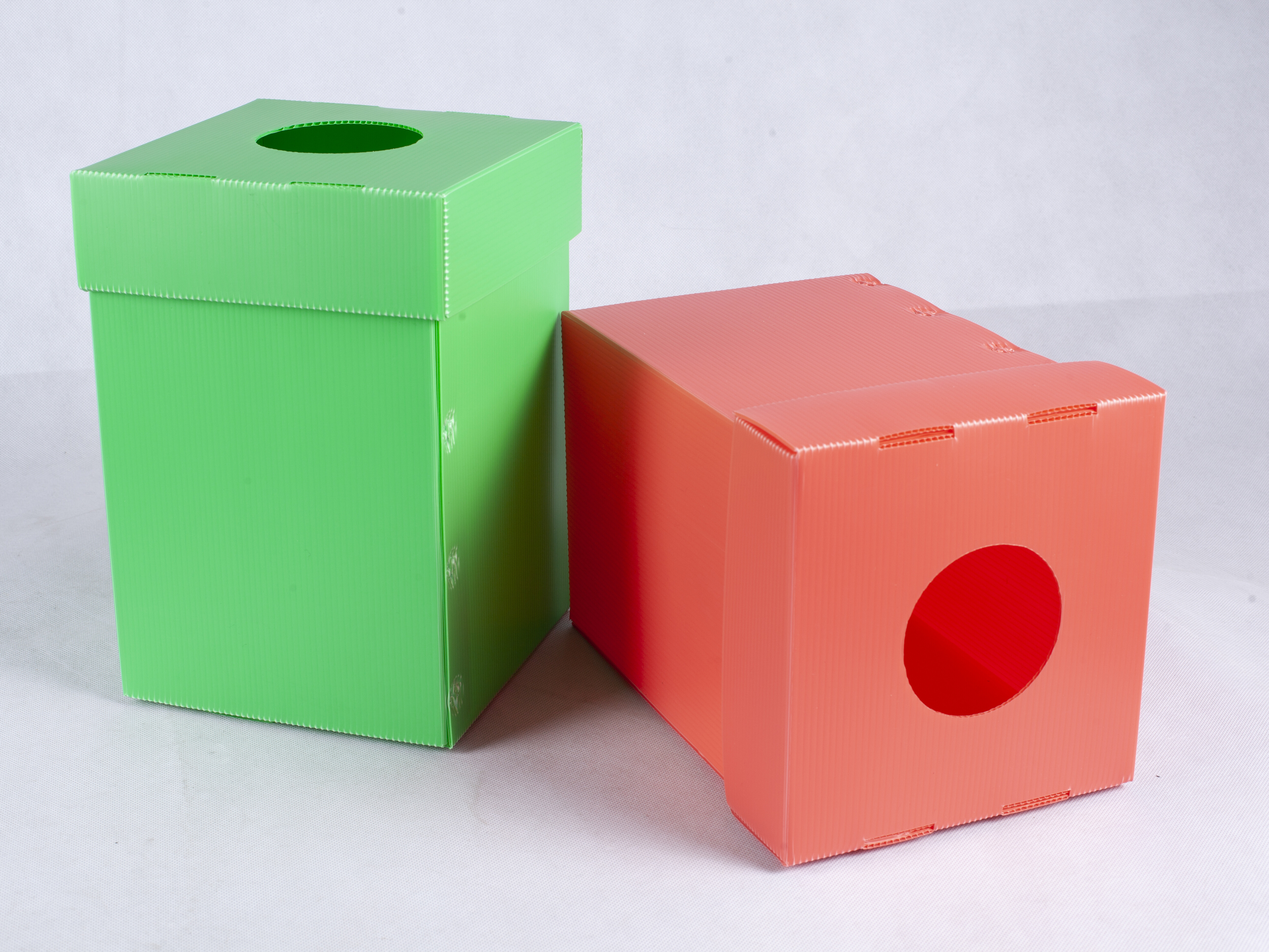 ящики из сотового пластика Correx