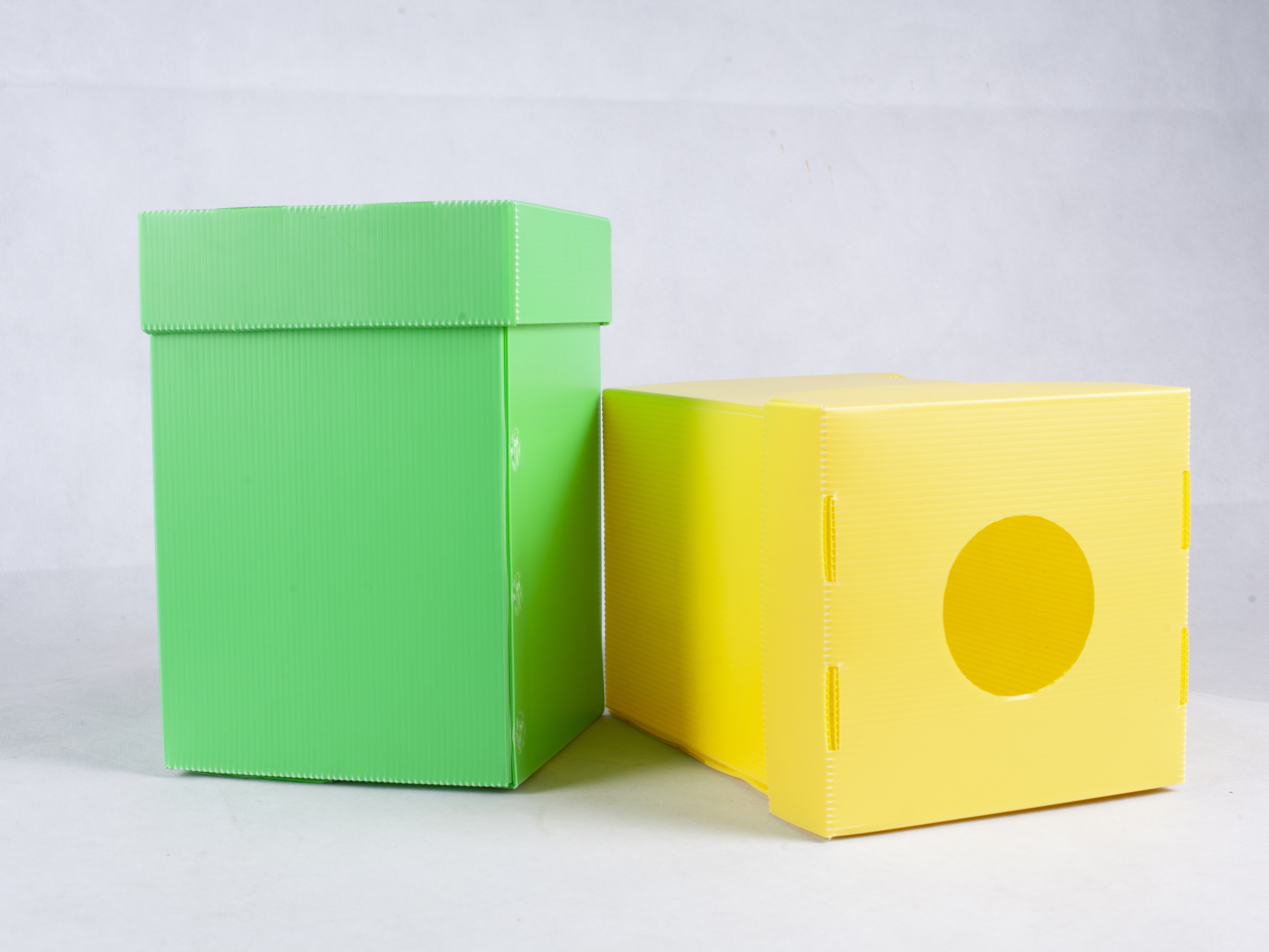 ящики из сотового пластика Correx