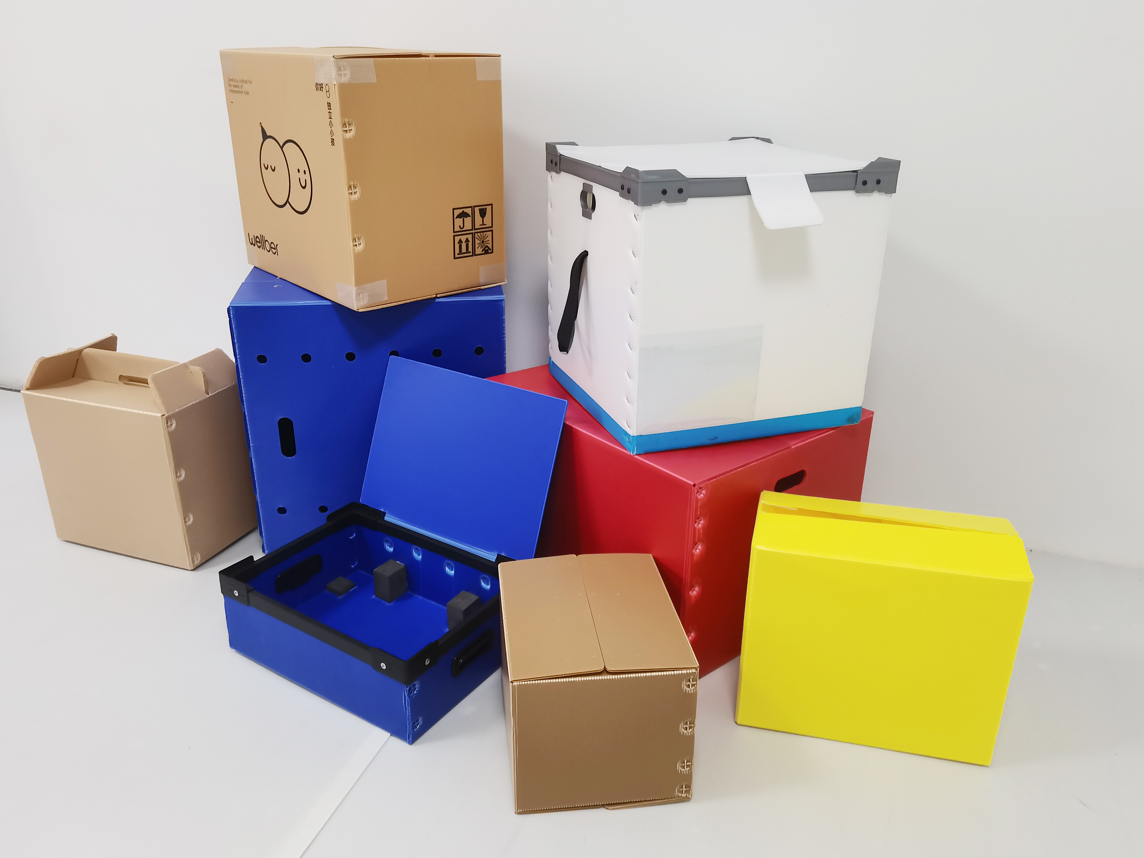 контейнер из гофрированного ПП пластика