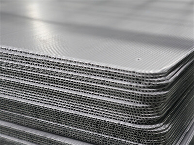 гофрированный пластиковый лист Correx